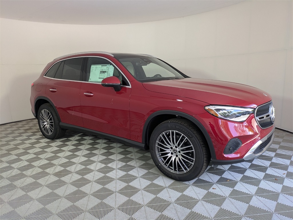 2026 Mercedes-Benz GLC Base's photo