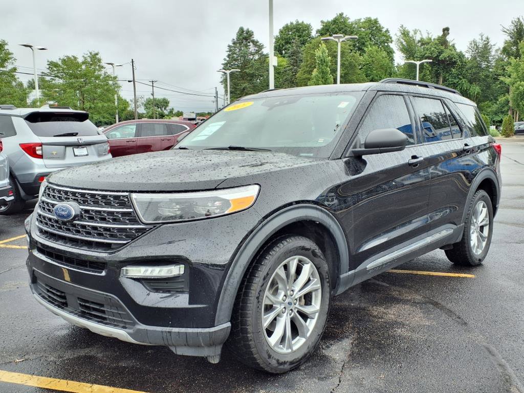 2021 Ford Explorer XLT Sport photo 3