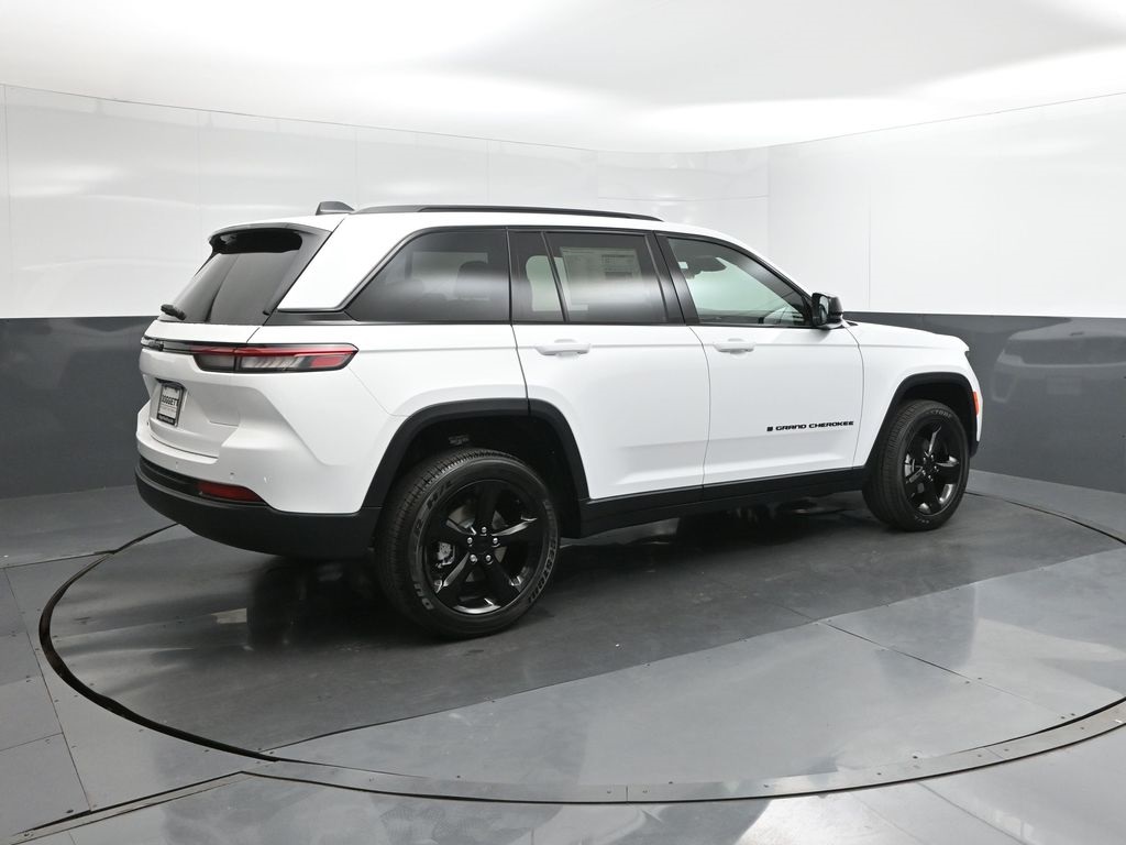 2025 Jeep Grand Cherokee Altitude X photo 2
