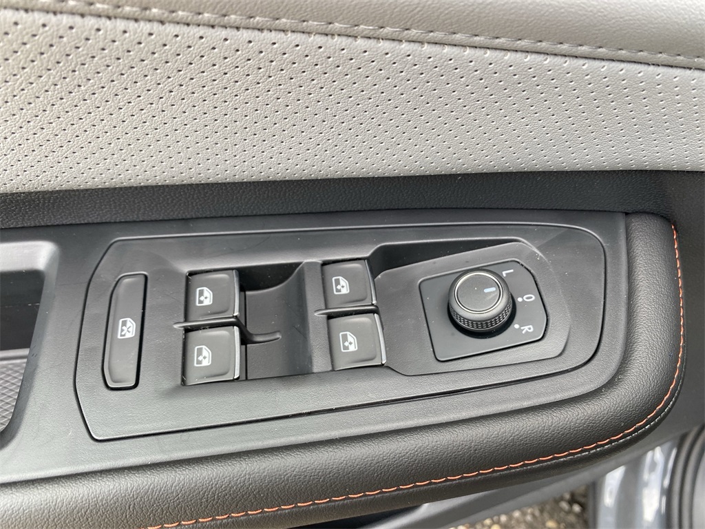 2025 Volkswagen Atlas Peak Edition SE photo 14