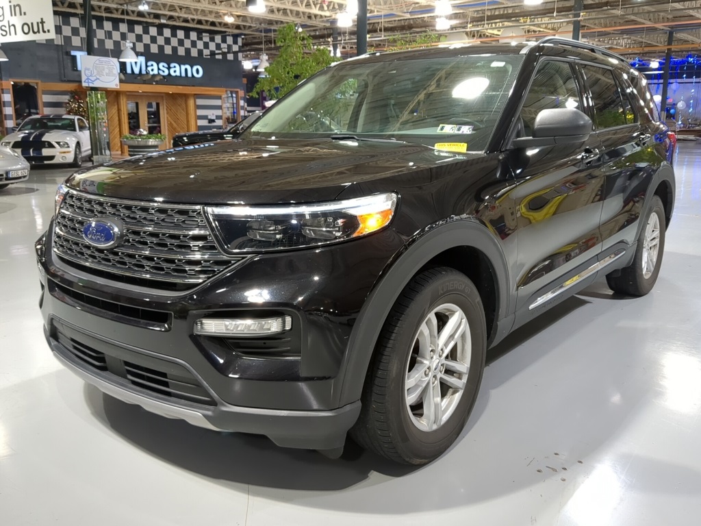 2022 Ford Explorer XLT's photo