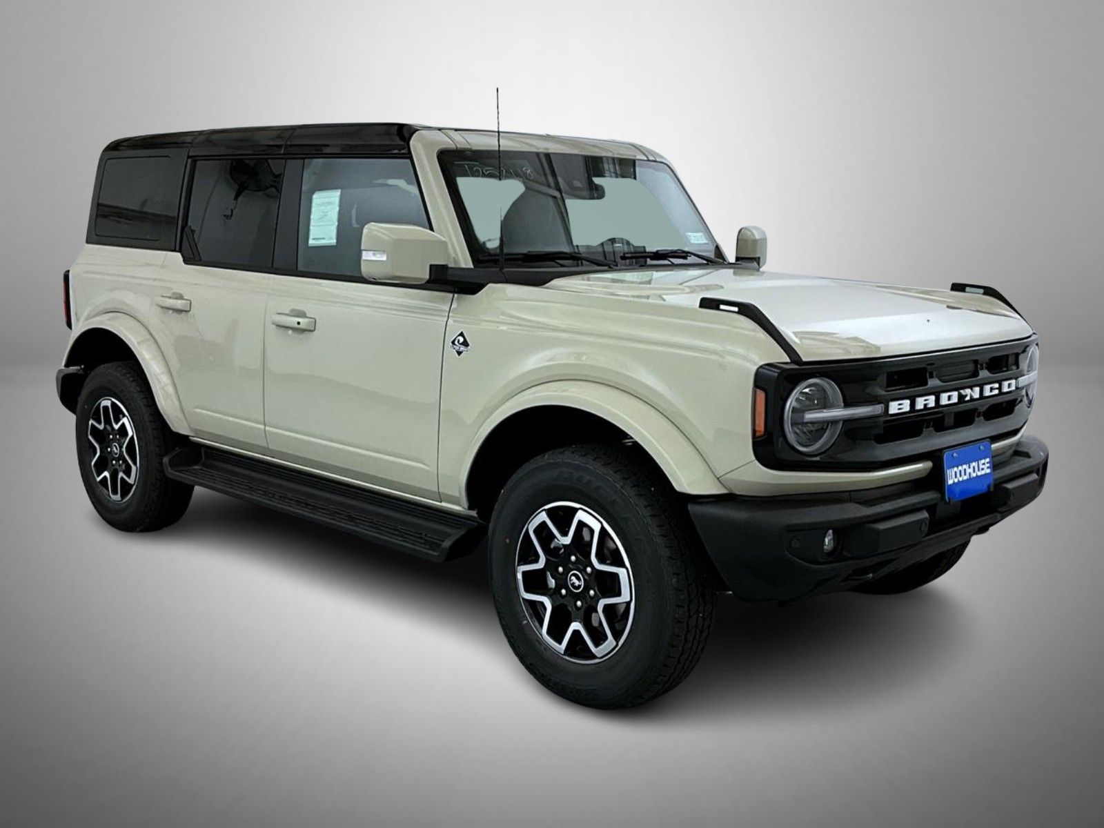 2025 Ford Bronco Outer Banks photo 3
