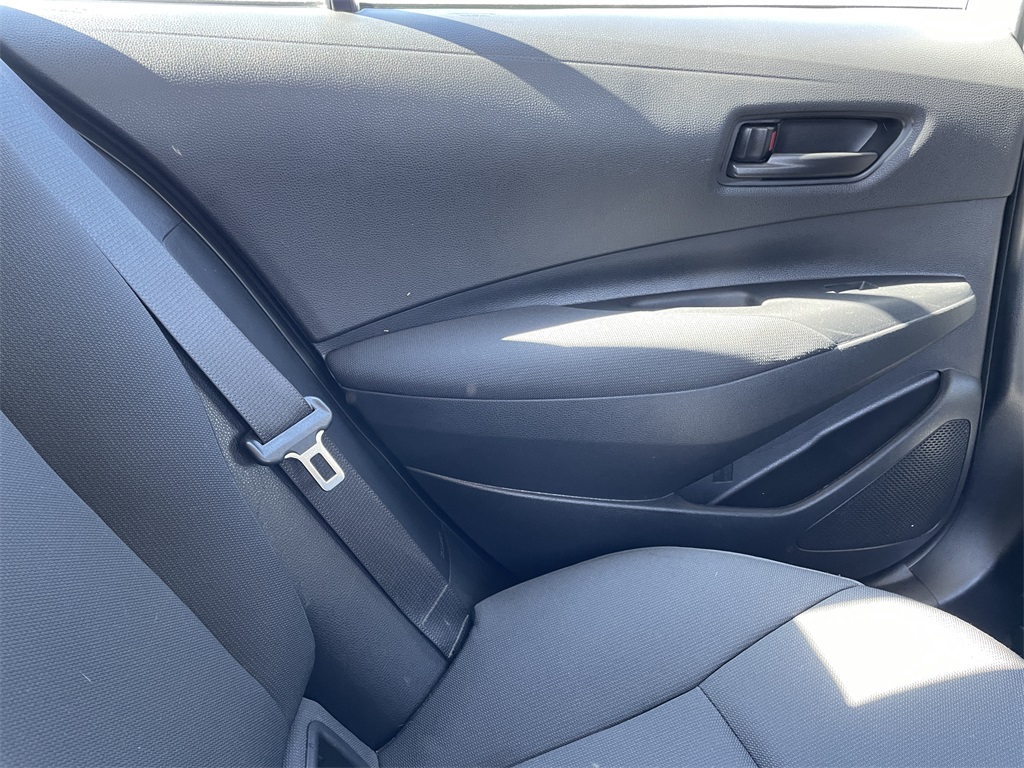 2022 Toyota Corolla LE photo 19