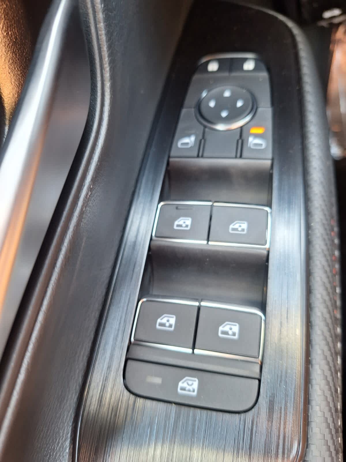 2026 Nissan Kicks SR photo 18
