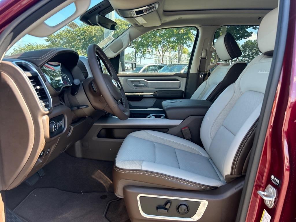 2025 Ram 1500 Laramie photo 4