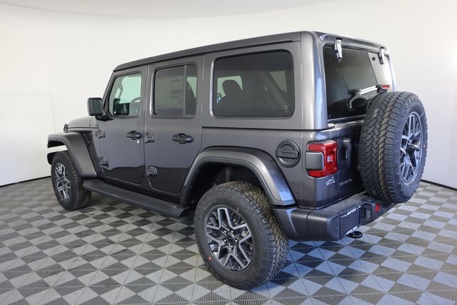 2025 Jeep Wrangler Sahara photo 6