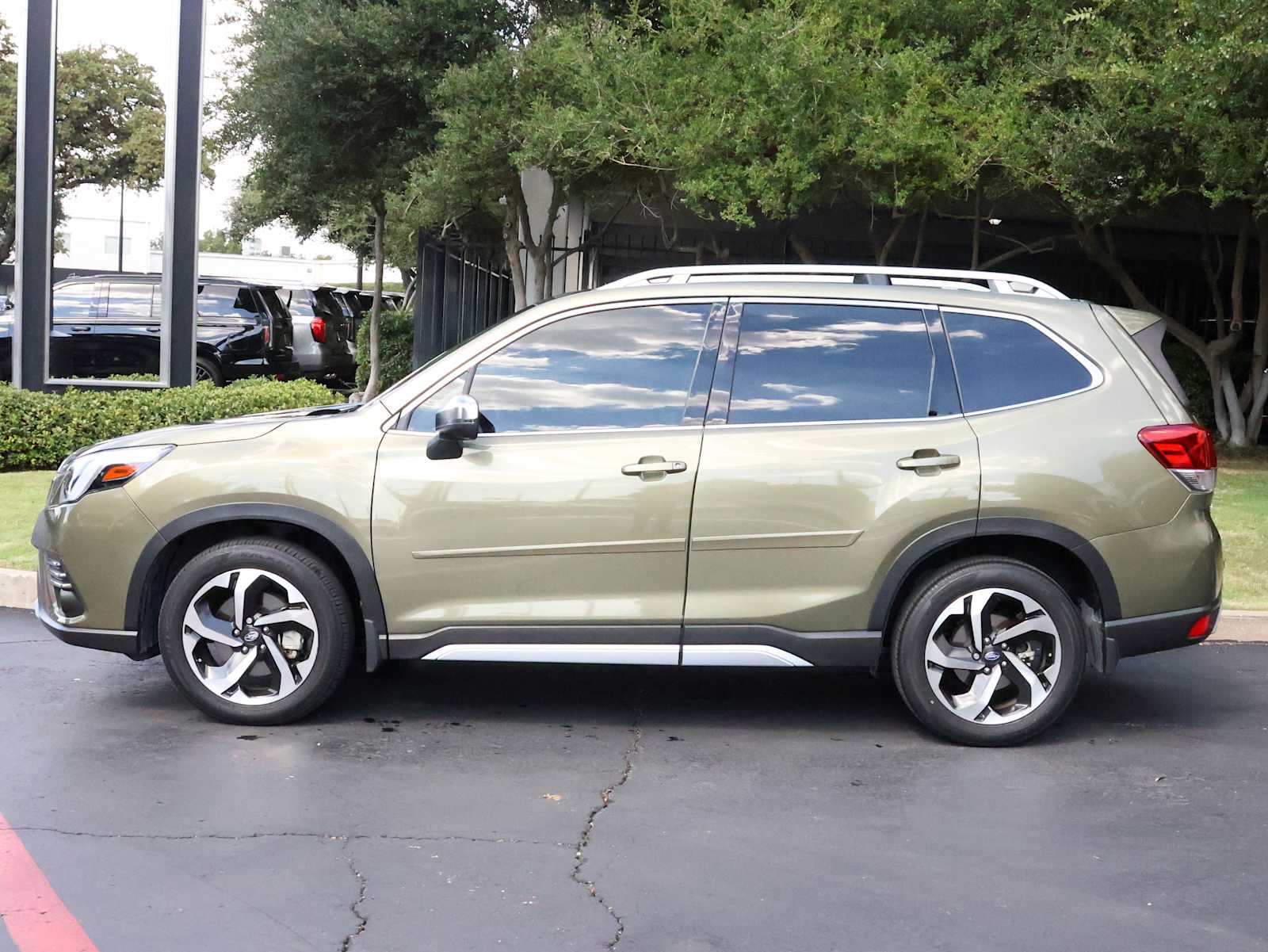 2022 Subaru Forester Touring photo 5