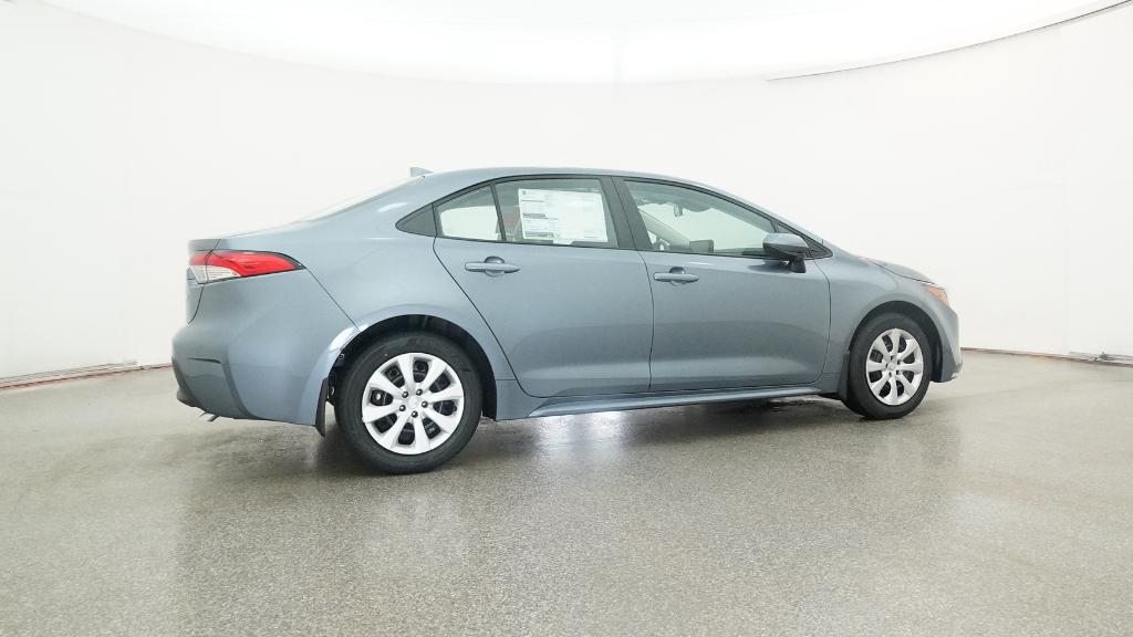 2025 Toyota Corolla LE photo 8