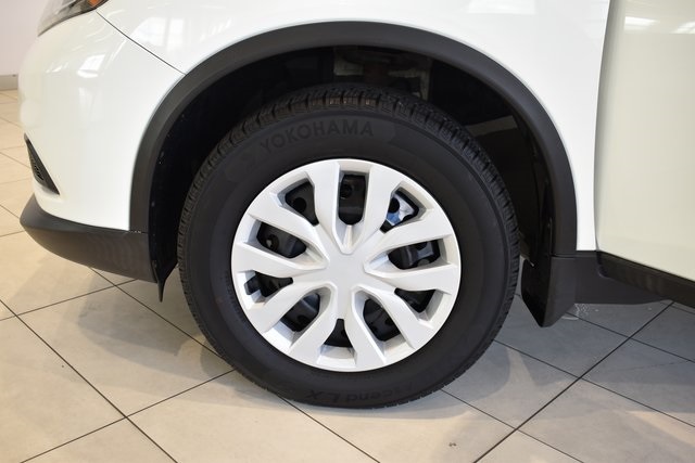 2016 Nissan Rogue S photo 23