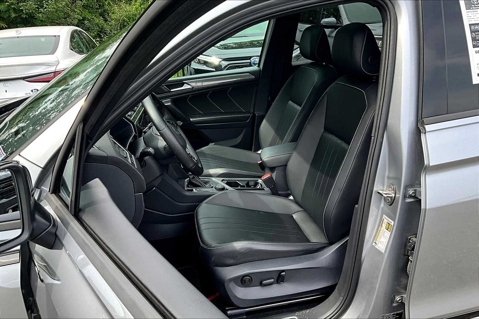 2024 Volkswagen Tiguan SE R-Line Black photo 7