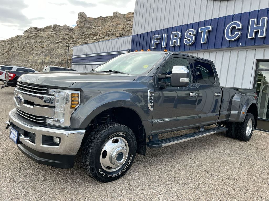 2019 Ford F-350 Lariat photo 2
