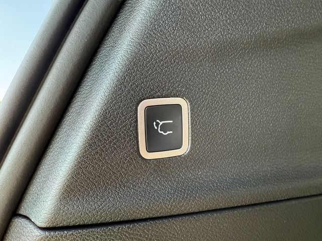 2026 Chrysler Pacifica photo 10
