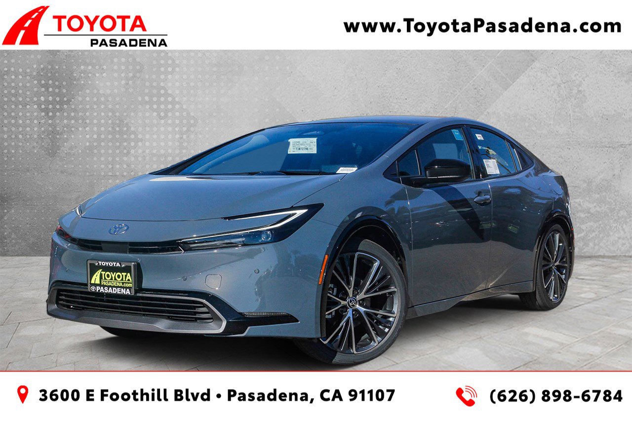 2026 Toyota Prius XLE's photo