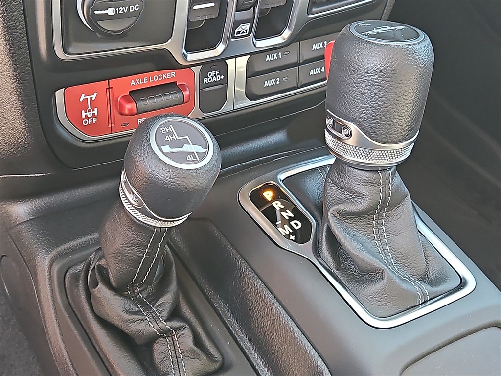 2025 Jeep Gladiator Mojave photo 16
