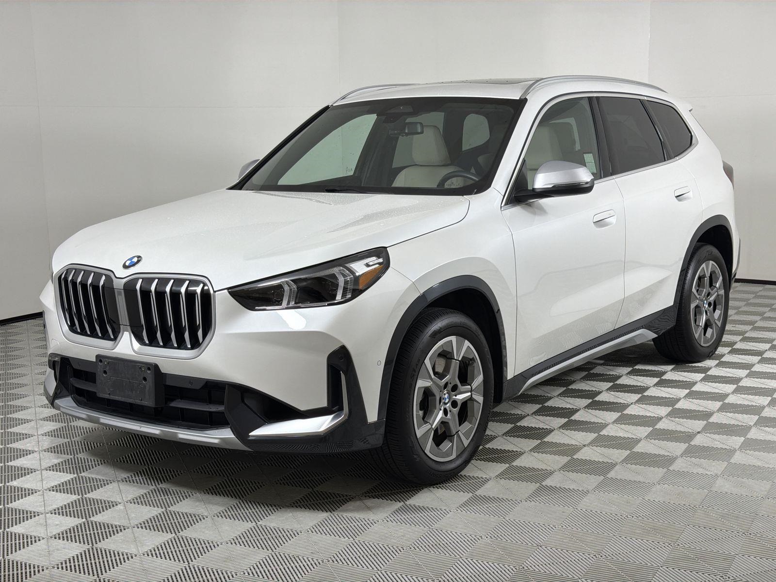 2024 BMW X1 28i's photo