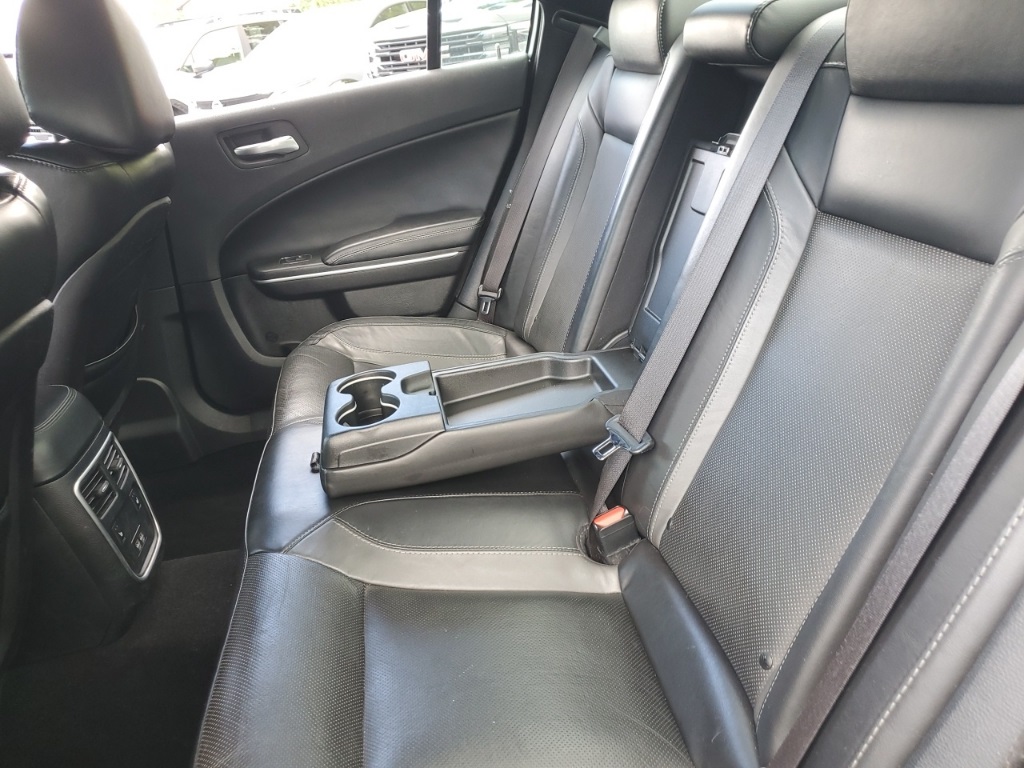 2019 Dodge Charger SXT photo 4