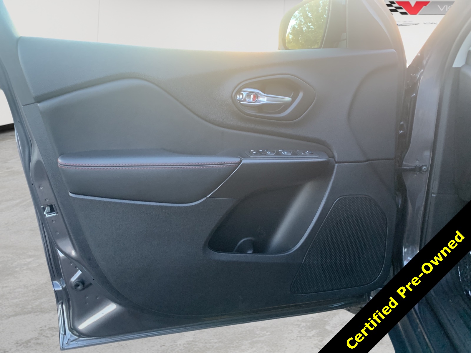2022 Jeep Cherokee Trailhawk photo 10