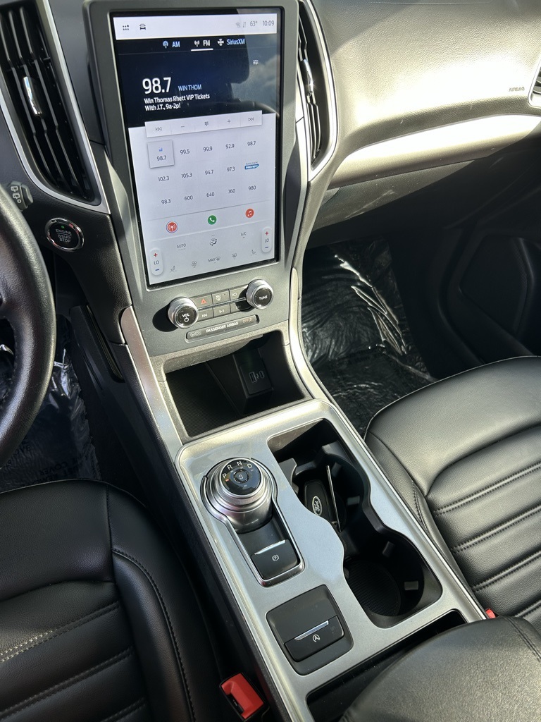 2023 Ford Edge SEL photo 18