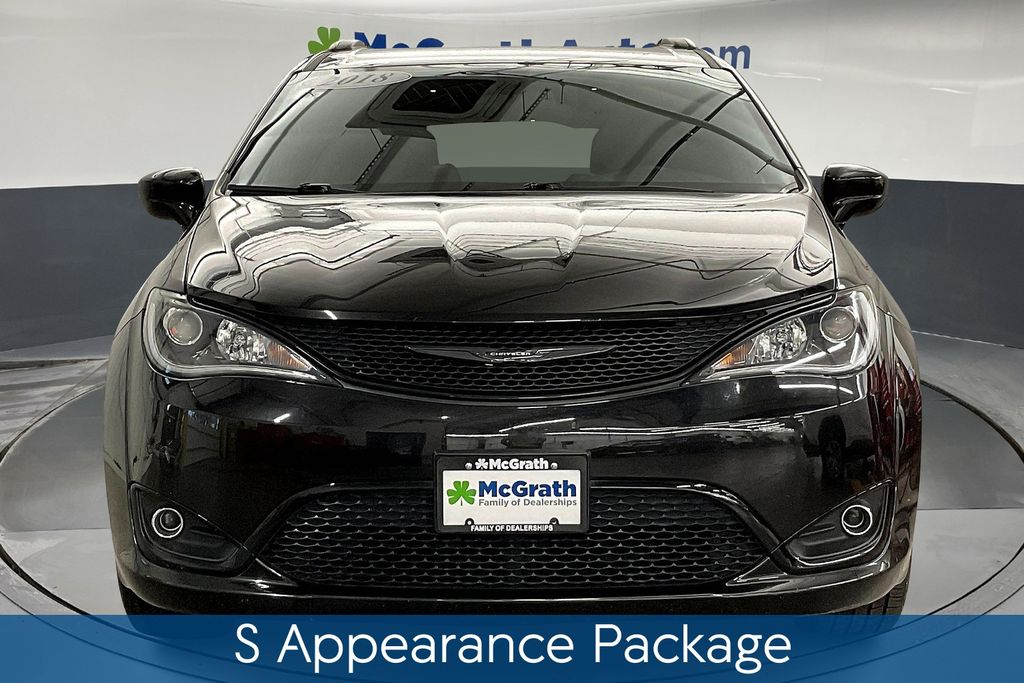 2018 Chrysler Pacifica Touring L photo 4