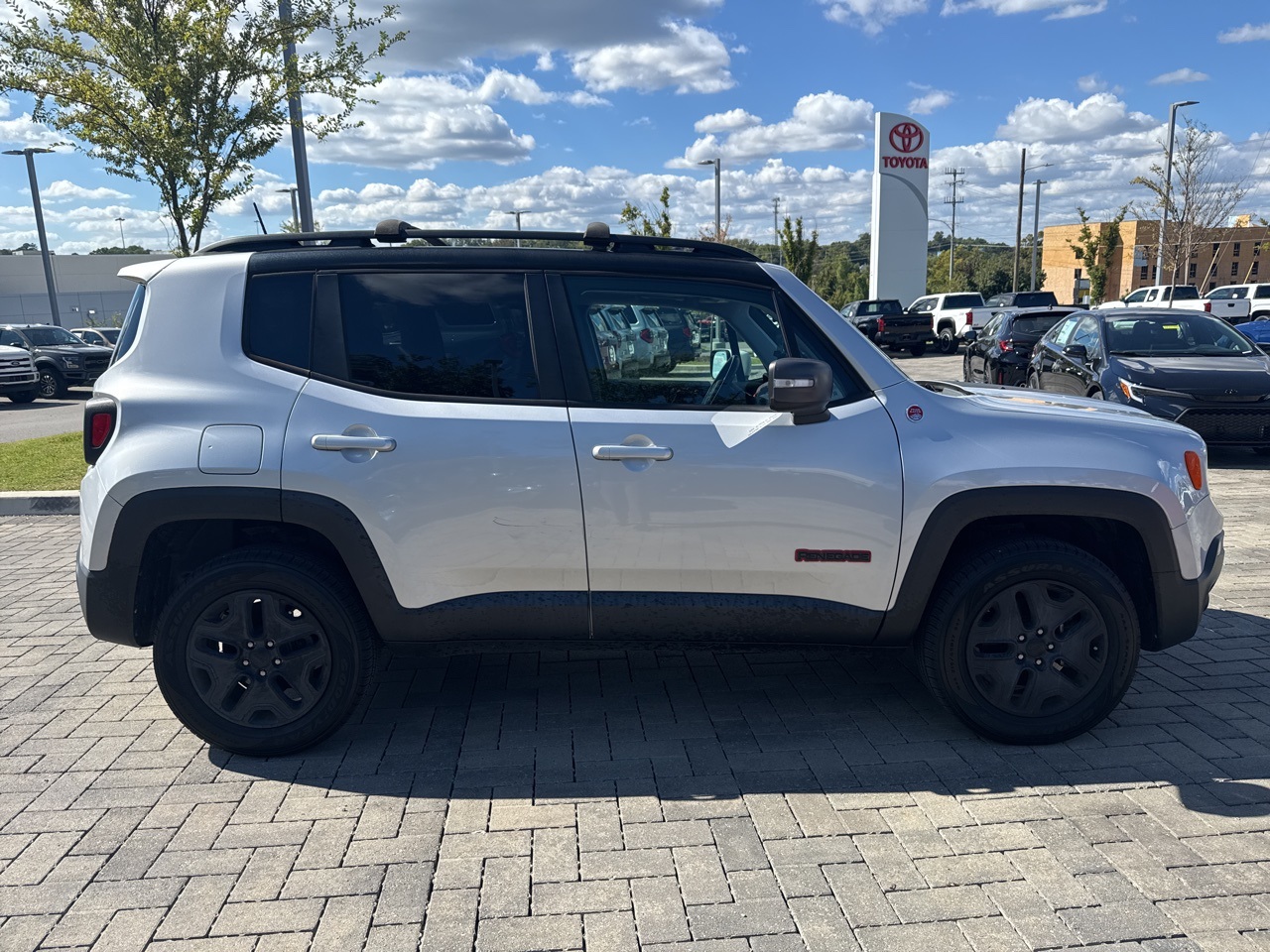 2018 Jeep Renegade Trailhawk photo 5