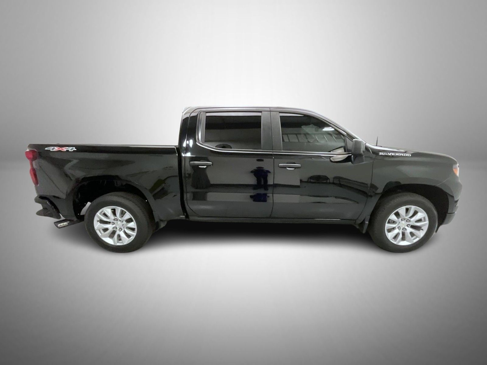 2024 Chevrolet Silverado 1500 Custom photo 4