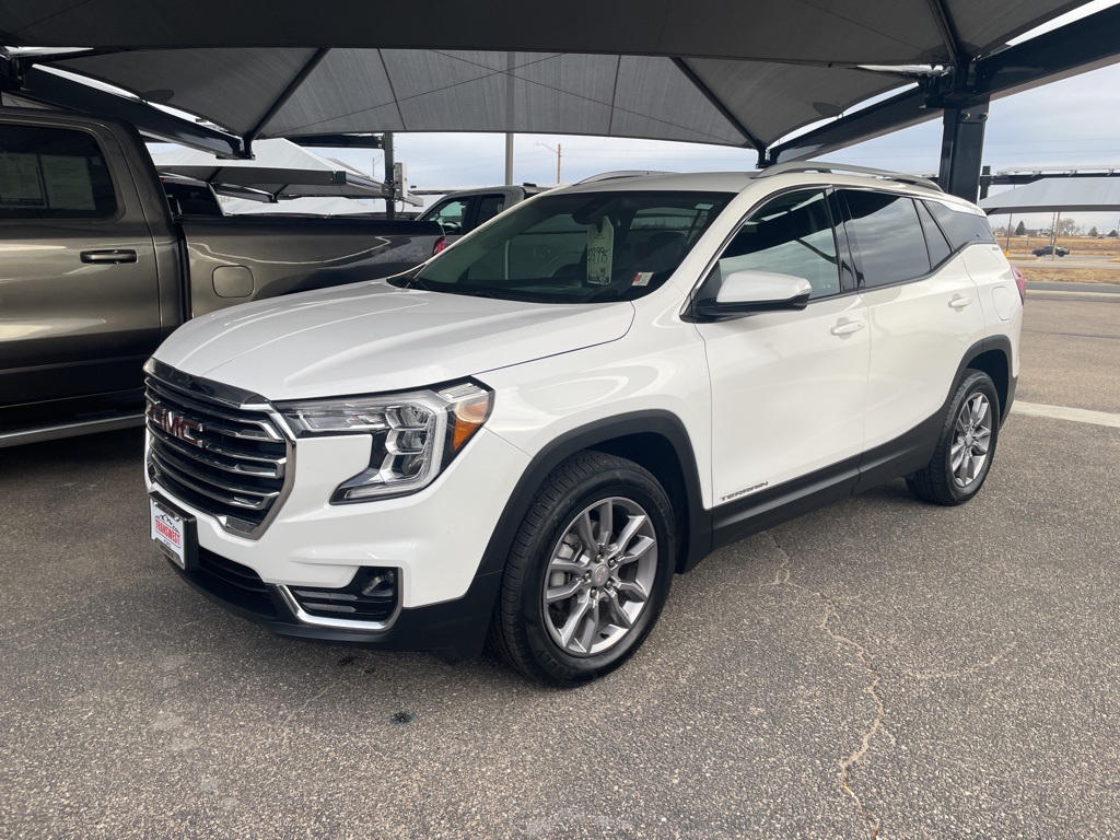 2024 GMC Terrain SLT's photo