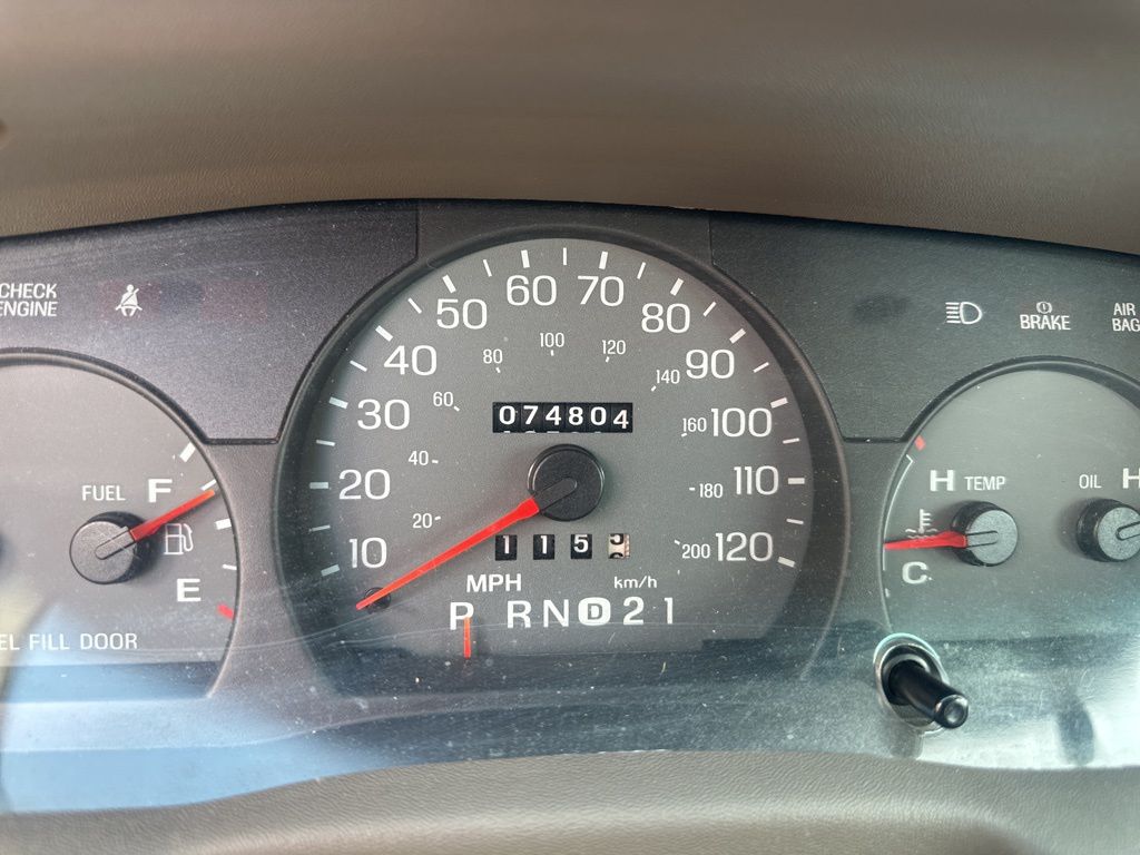 2002 Mercury Grand Marquis GS photo 3