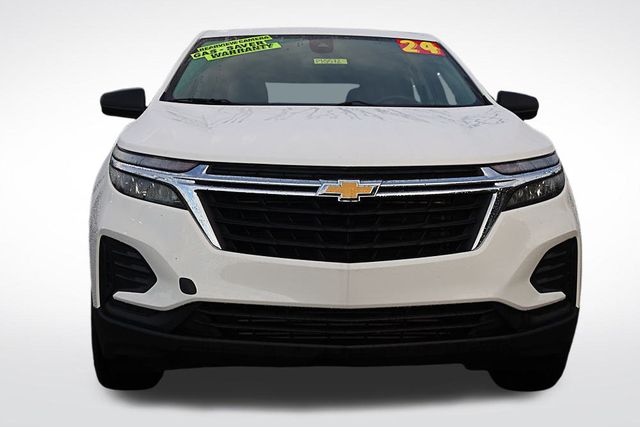 2024 Chevrolet Equinox LS photo 3