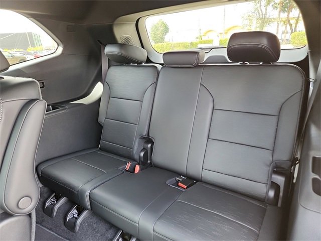 2025 Buick Enclave Sport Touring photo 2