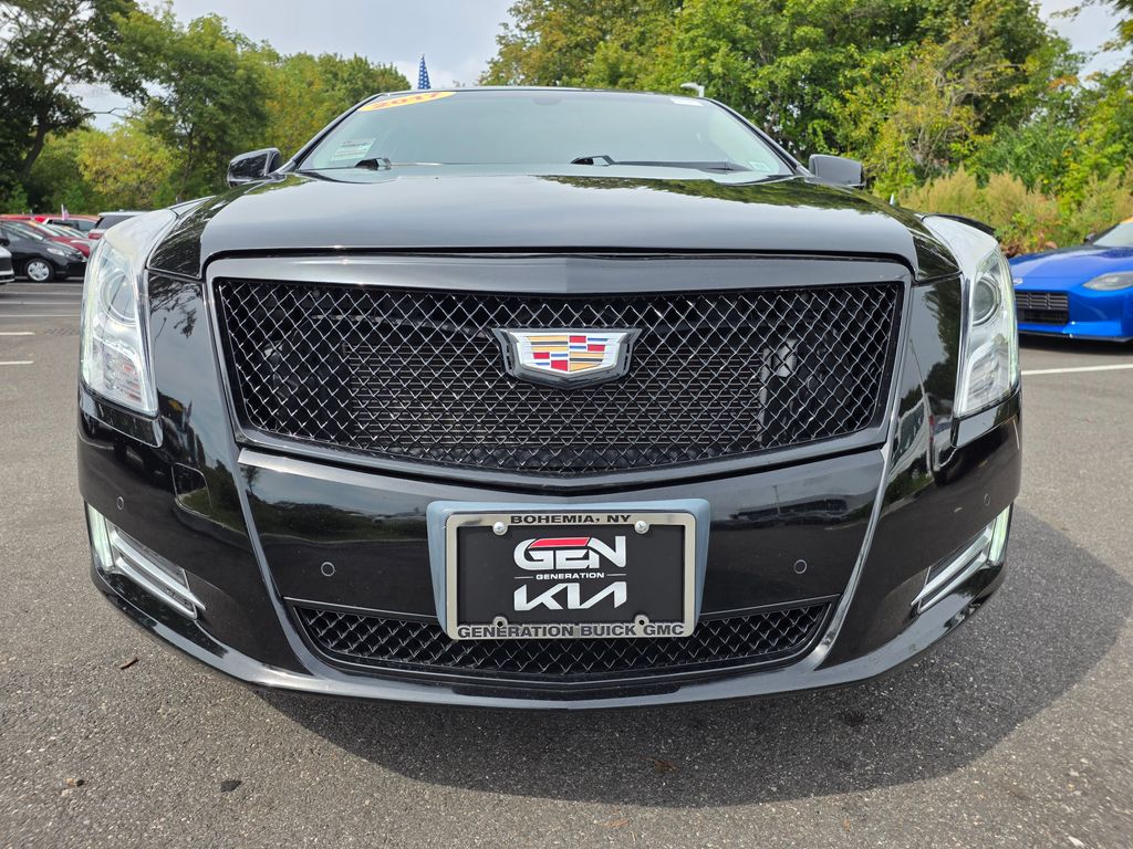 2017 Cadillac XTS Luxury photo 2