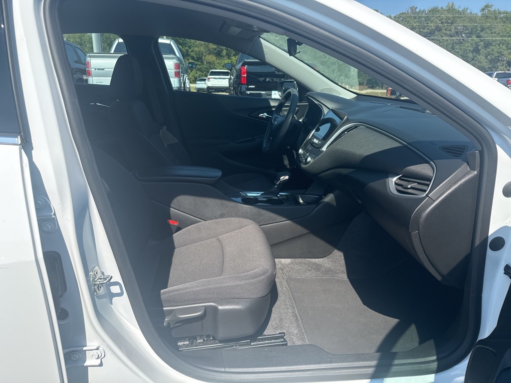 2024 Chevrolet Malibu 1LT photo 11