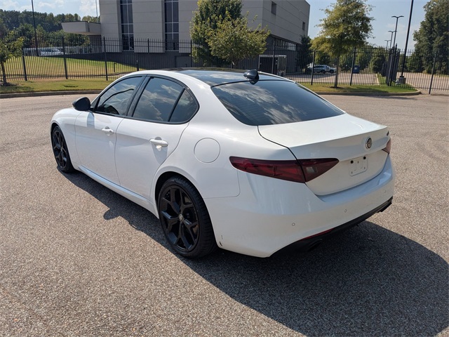 2019 Alfa Romeo Giulia Ti photo 3