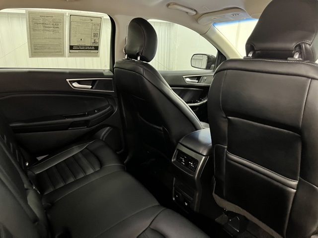 2019 Ford Edge SEL photo 18