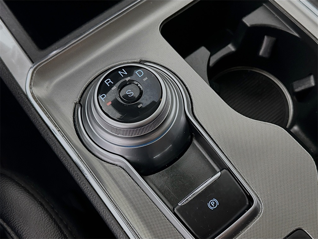 2024 Ford Edge Titanium photo 22