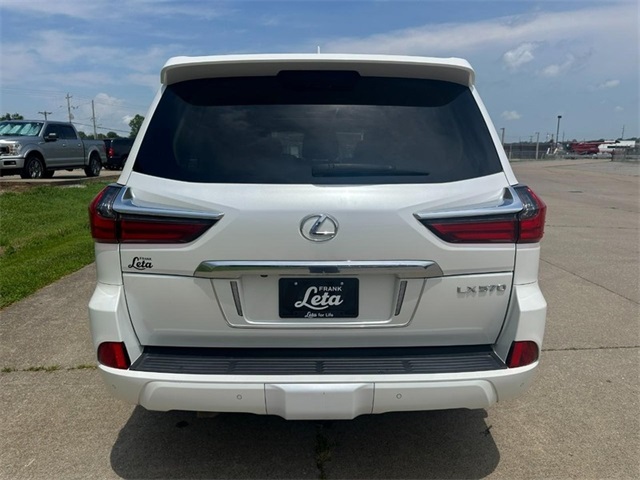 2019 Lexus LX 570 photo 4