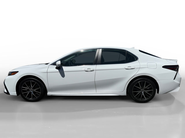 2022 Toyota Camry SE photo 2