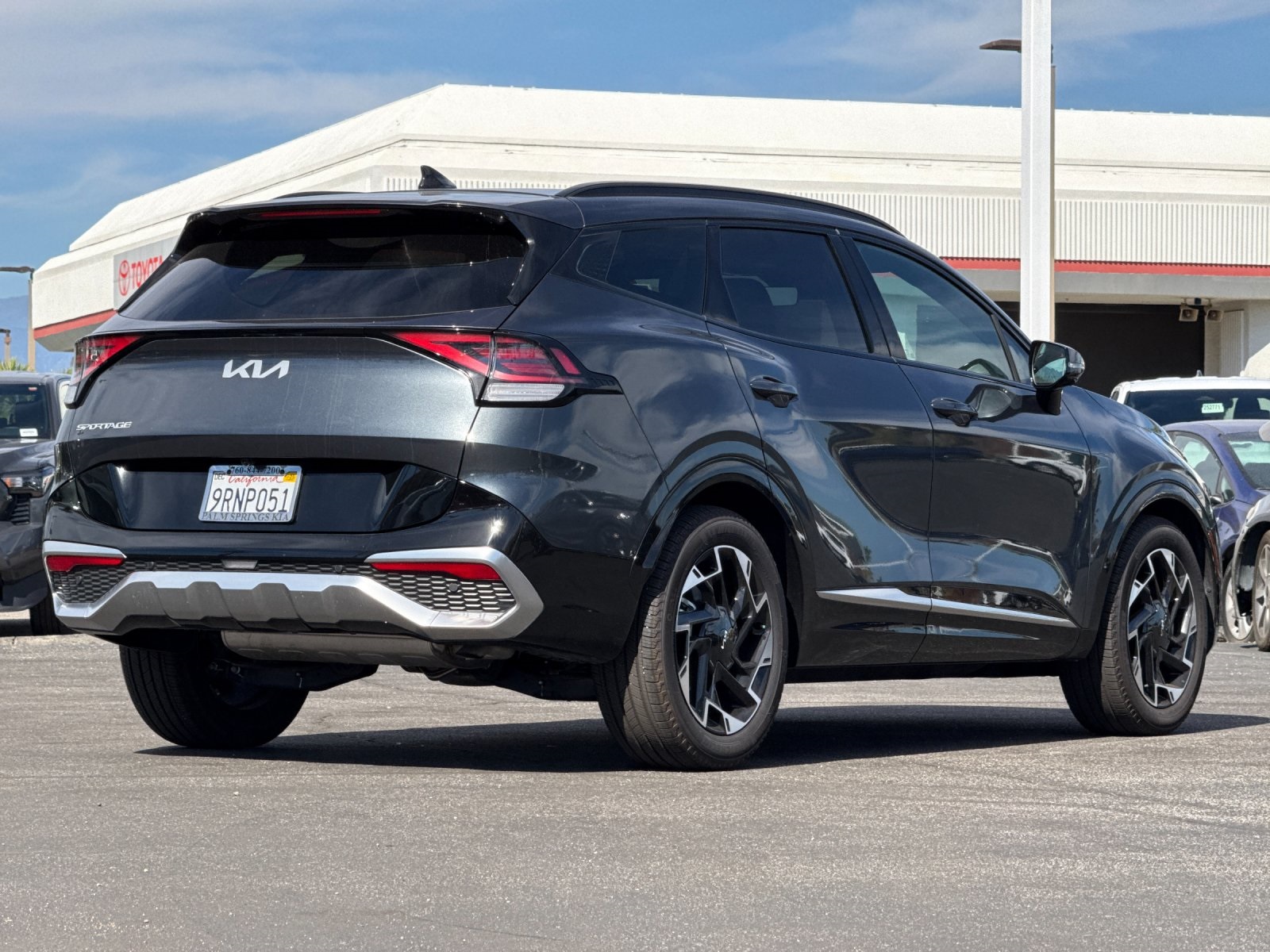 2025 Kia Sportage photo 3