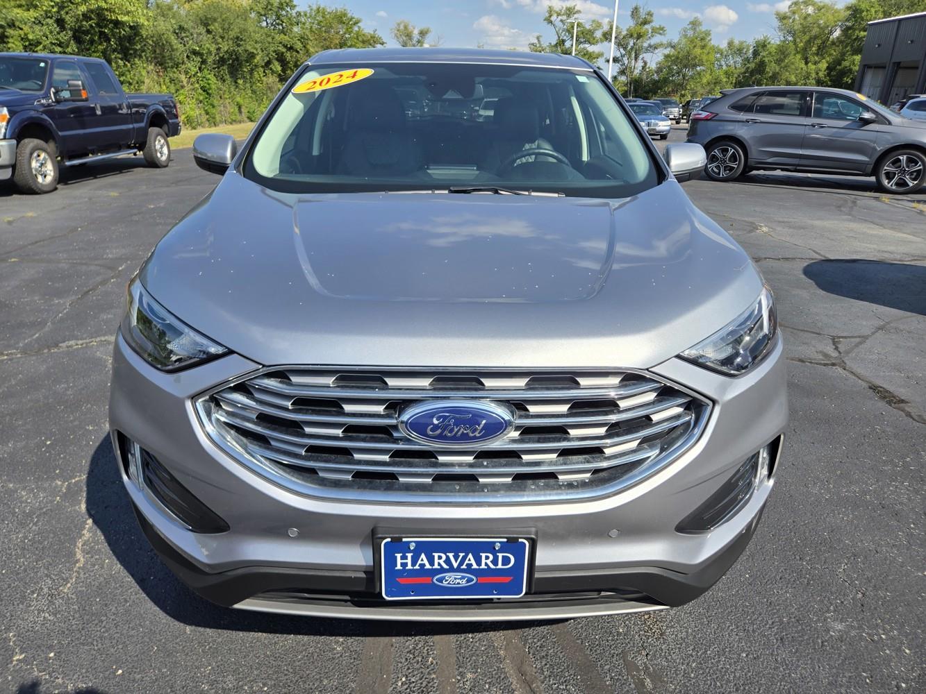 2024 Ford Edge Titanium photo 2