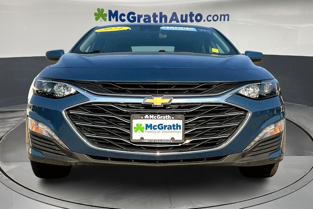 2024 Chevrolet Malibu 1LT photo 2