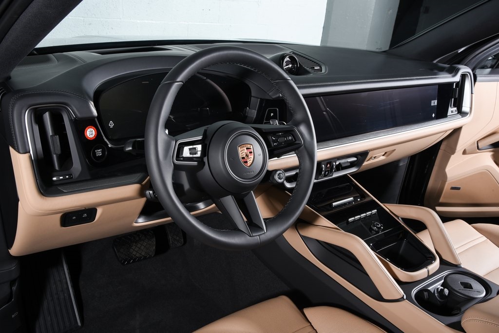2025 Porsche Cayenne photo 4