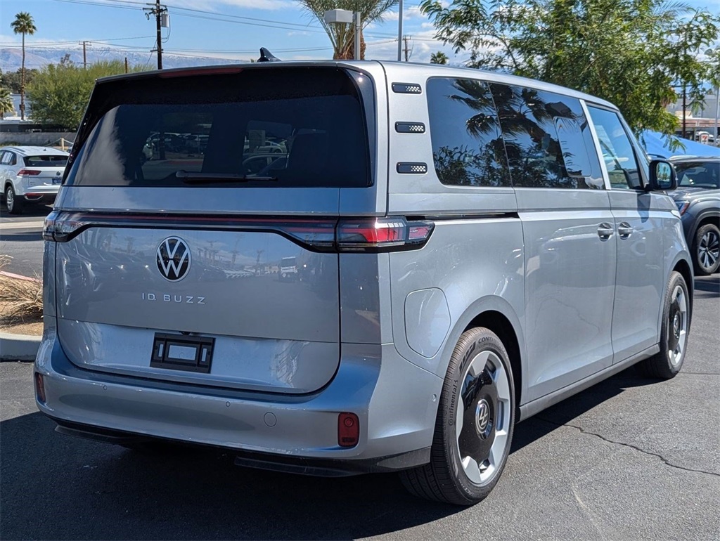 2025 Volkswagen ID. Buzz Pro Plus photo 3