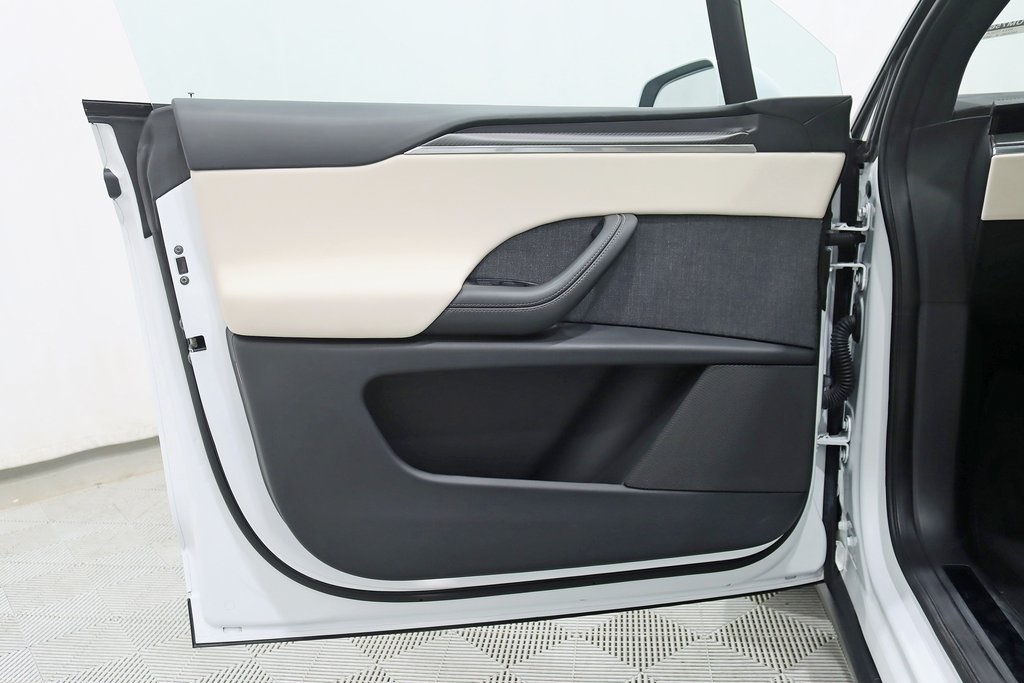 2022 Tesla Model X Plaid photo 30