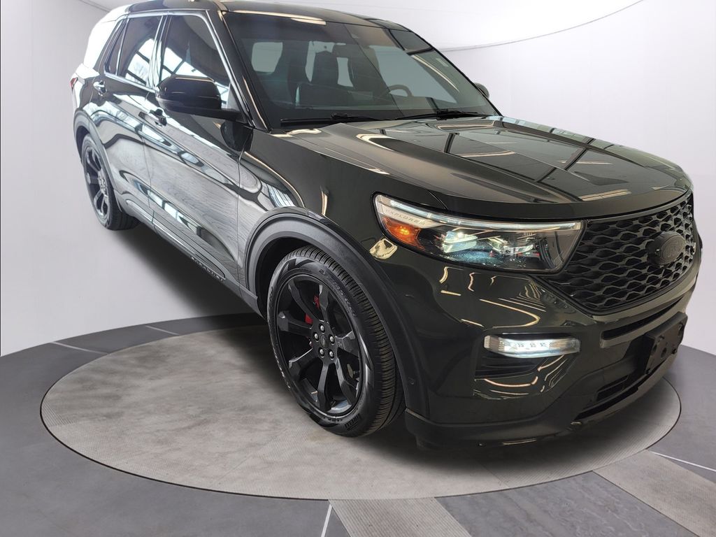 2023 Ford Explorer ST's photo