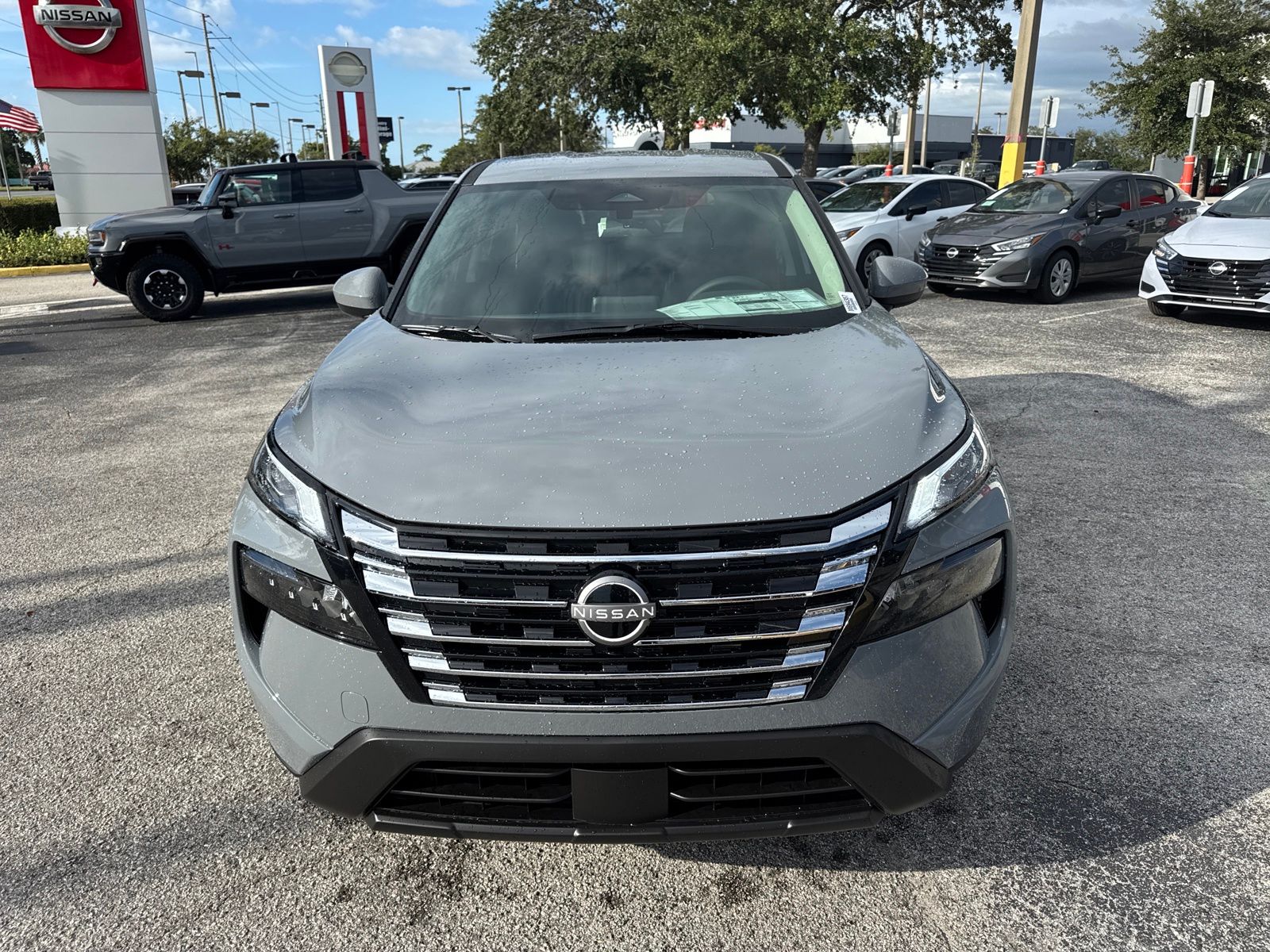 2026 Nissan Rogue SV photo 2