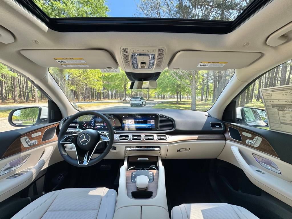 2025 Mercedes Benz GLE 350 4MATIC photo 3