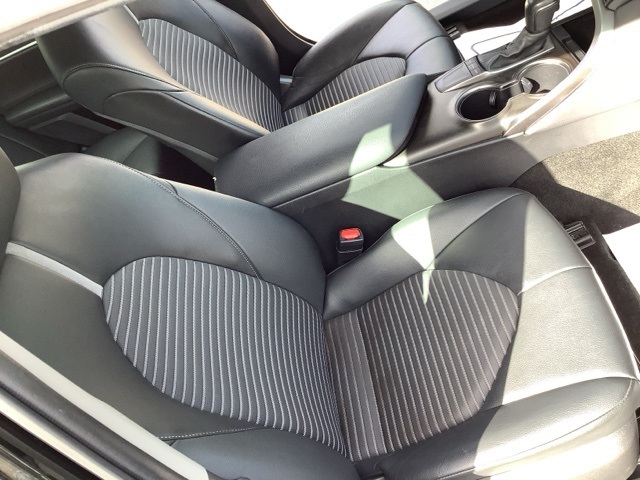 2022 Toyota Camry SE photo 17