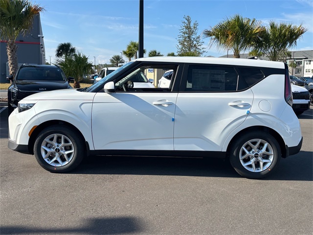2025 Kia Soul LX S photo 4