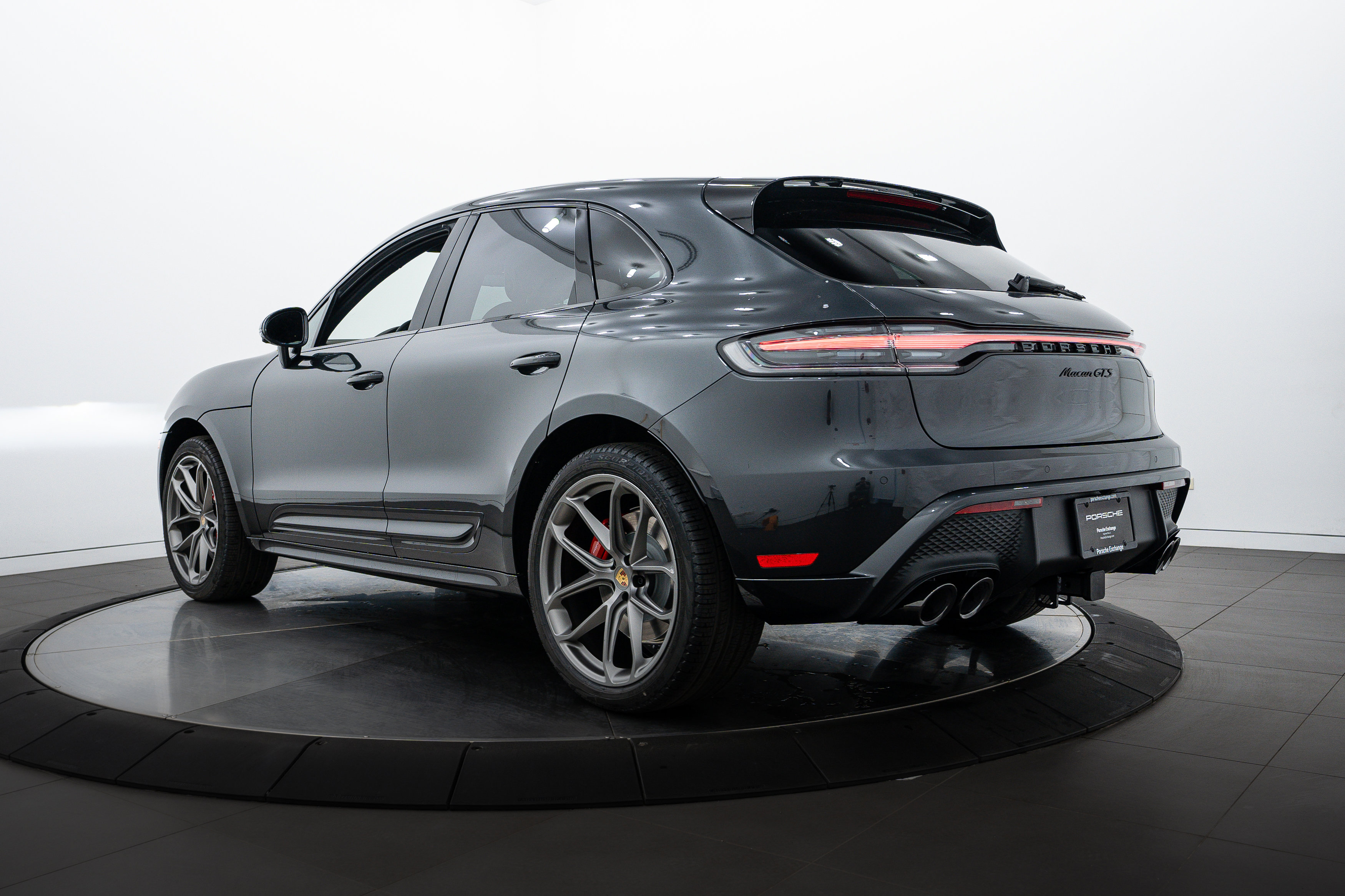 2025 Porsche Macan GTS photo 3