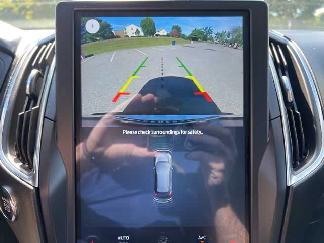 2022 Ford Edge Titanium photo 22