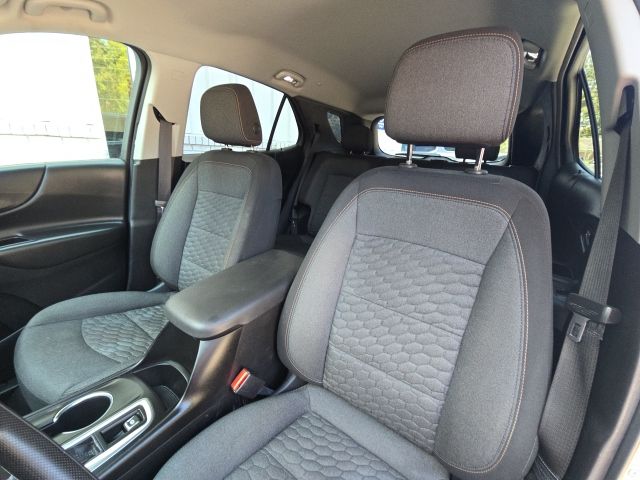 2021 Chevrolet Equinox LT photo 17
